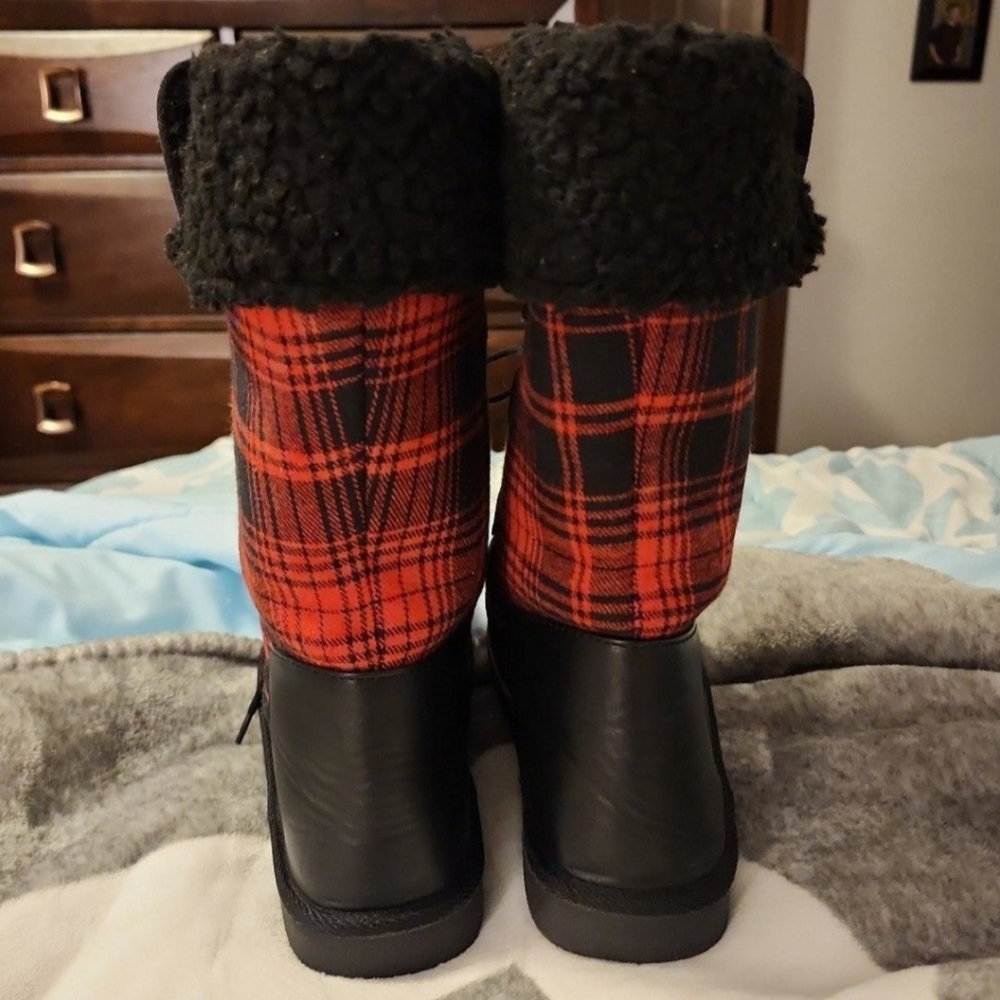 Boots - Picture 4 of 7